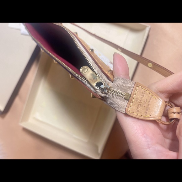 Louis Vuitton Pochette Accessoires Multicolor - Picture 5 of 7